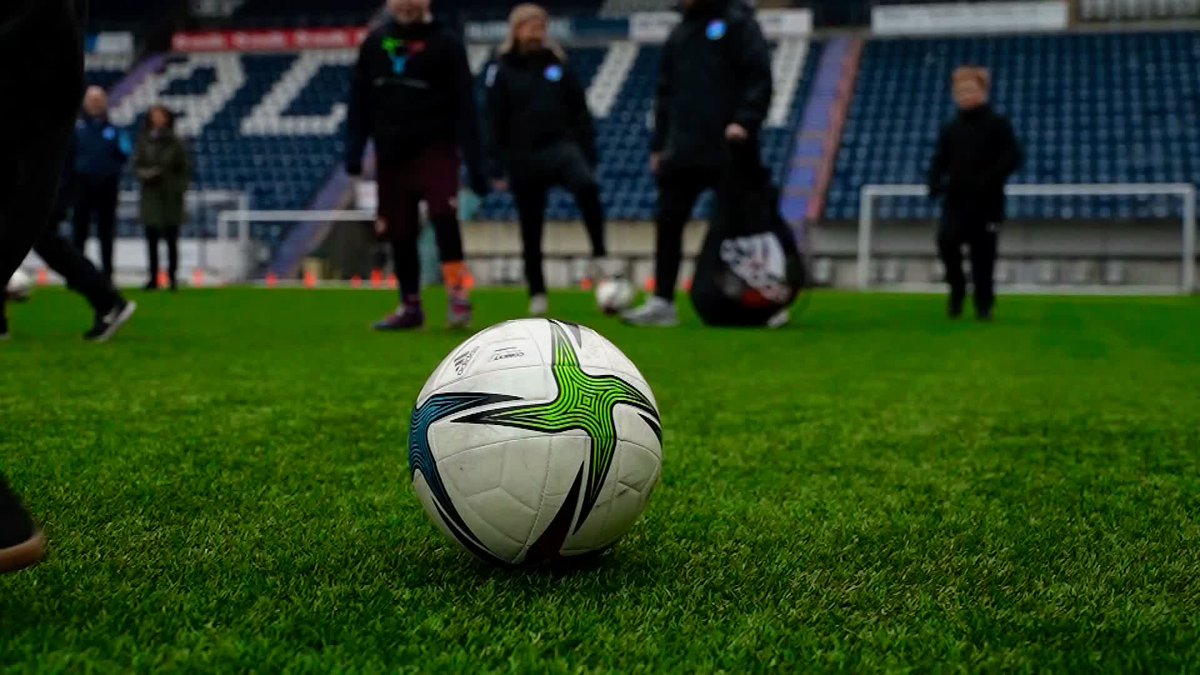 💙 "I challenge anybody to come here and not leave without a smile on their face." To celebrate #worlddownsyndromeday2025 we spent the day with Falkirk Foundation who run Scotland's only football-specific Down Syndrome group ⤵️