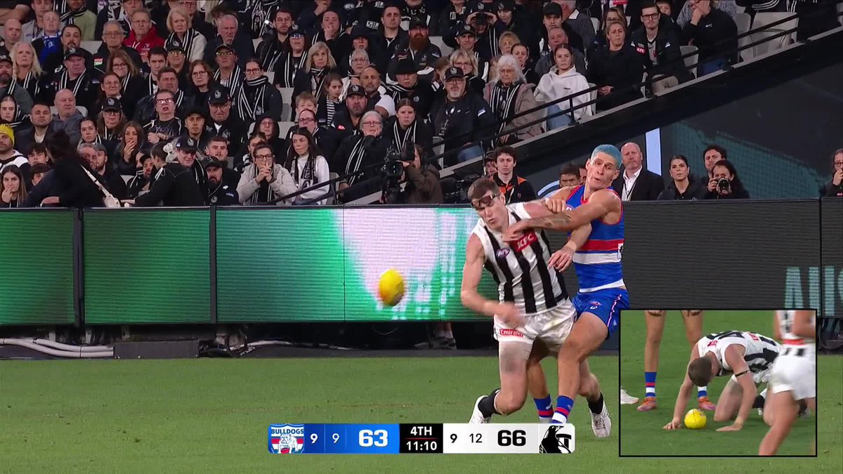 Mason Cox left the field following this incident involving Rory Lobb. #AFLDogsPies