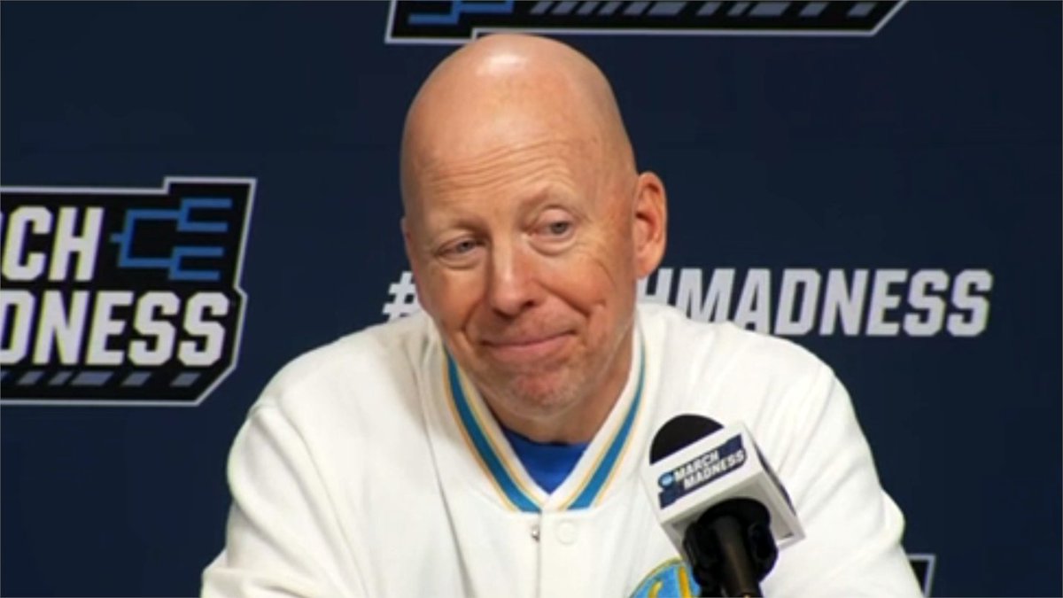“If you could invest in people like the stock market, I would tell you guys just come to UCLA and invest in all of the student managers. You cannot lose. 𝐓𝐡𝐞𝐲’𝐫𝐞 𝐬𝐨 𝐢𝐦𝐩𝐫𝐞𝐬𝐬𝐢𝐯𝐞.” Coach Cronin, on his appreciation for UCLA's student managers (from Wednesday)