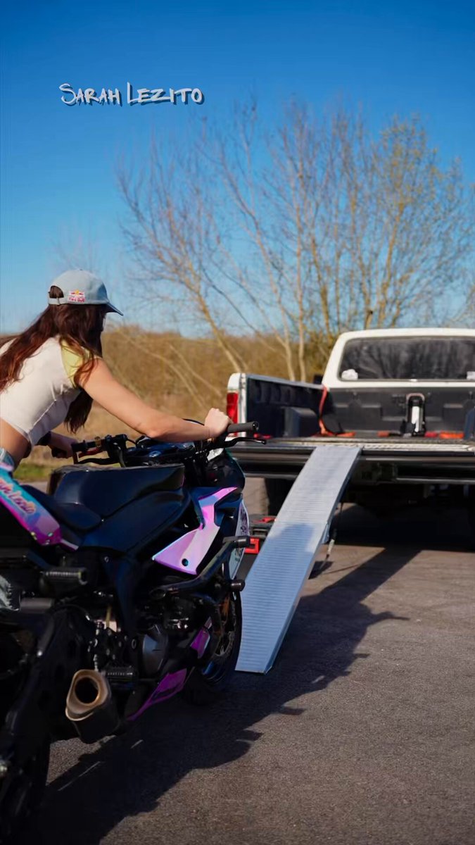 Challenge of the day : Loading my bike with Charlotte both at the same time on the truck 🛻CHECK ✅