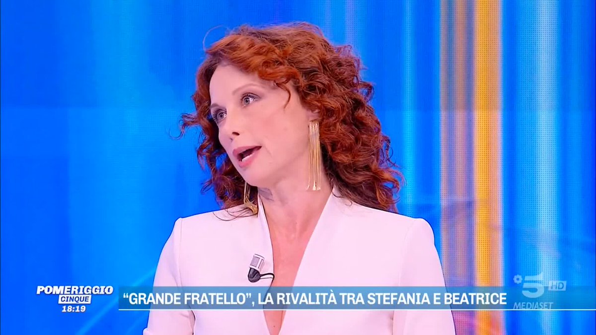 #GrandeFratello, Beatrice Luzzi replica a Stefania Orlando: "Da quando è uscita dalla casa parla solo di me" #Pomeriggio5