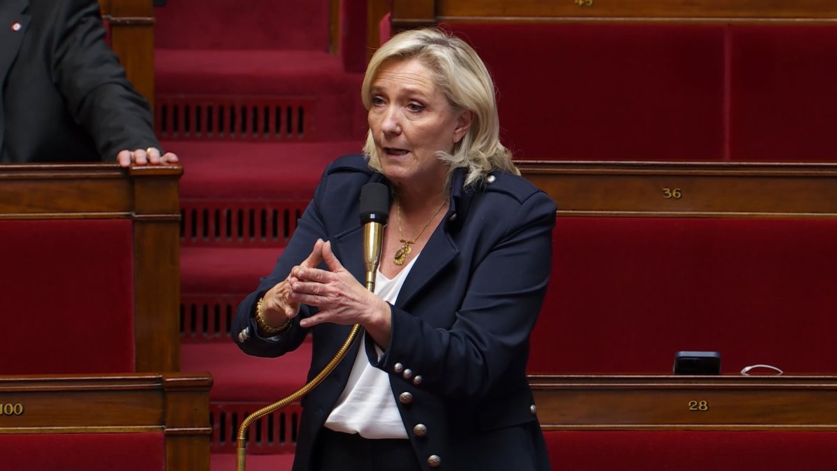Le cannabis est dangereux pour la santé de nos jeunes. En disant qu'il faudrait autoriser et légaliser le cannabis, vous mettez les mères et les pères que nous sommes, en difficulté, parce que nous, on apprend à nos enfants à ne pas y toucher !