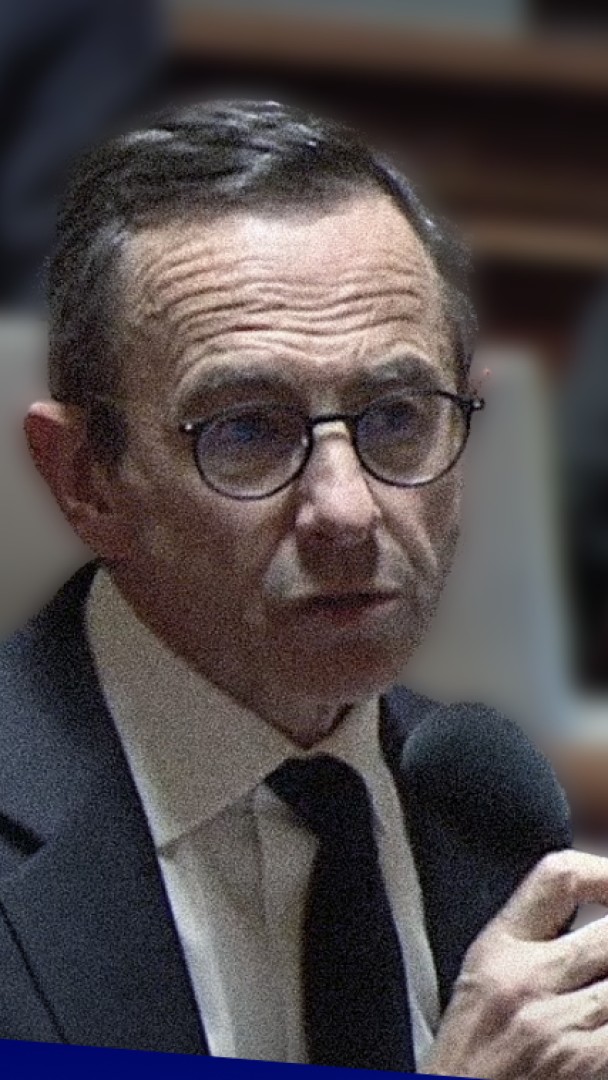 🚨🔍 Le gouvernement veut surveiller vos discussions en ligne 🎙️ Pierre B-C