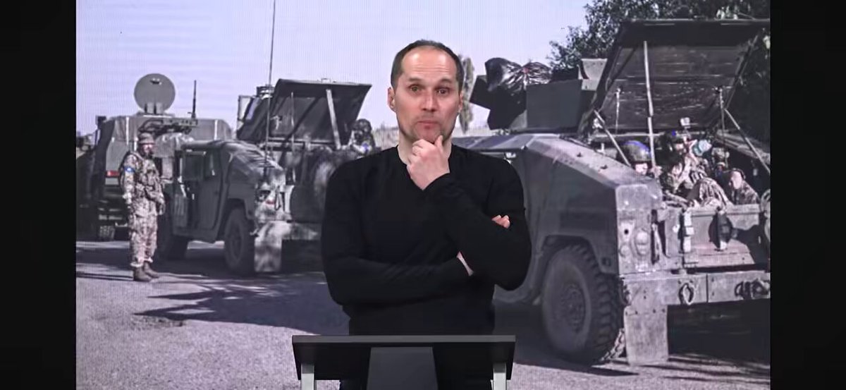 «Бутусов: з кількох частин національної гвардії, у Львів, були направлені в цьому році, кілька рот, яким видали нове оснащення, кийки та щити, і проводять підготовку не до ведення бойових дій, а для охорони громадського порядку в протистоянні з мітингувальниками».