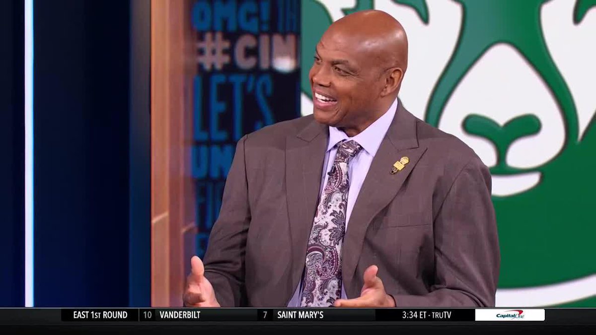 "Be quiet, Charles" 😂 Charles just had to ask Clark about his alma mater