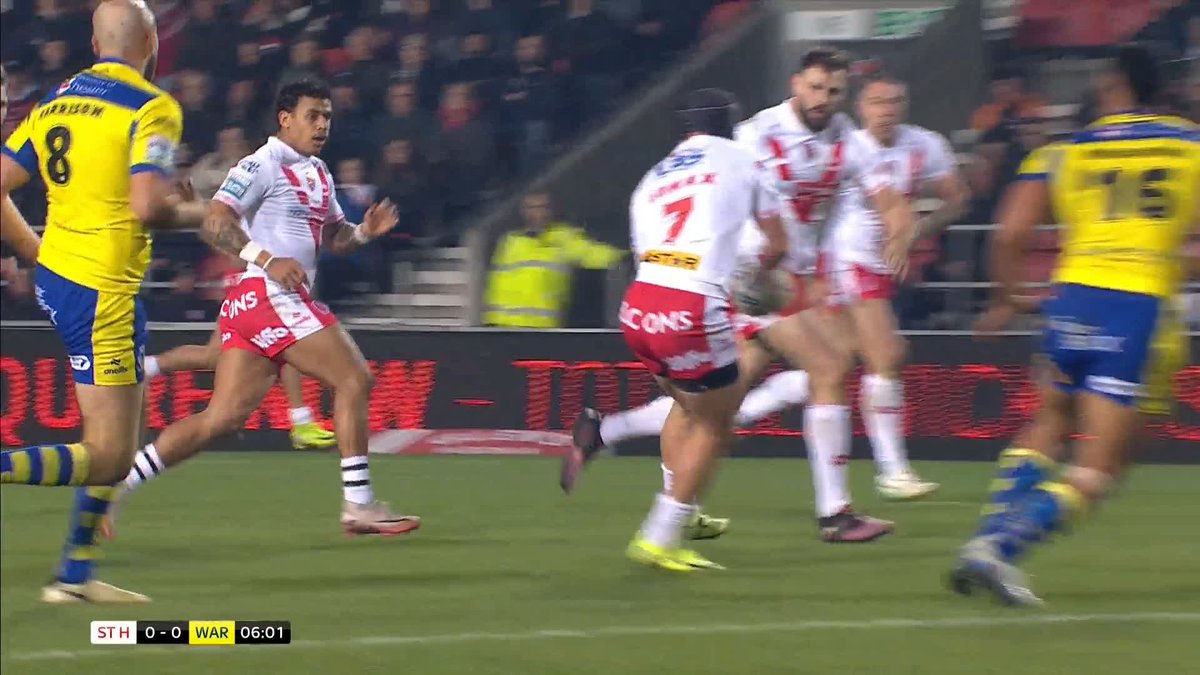 "That is outrageous" 😳 A penalty gives Saints the lead 👇