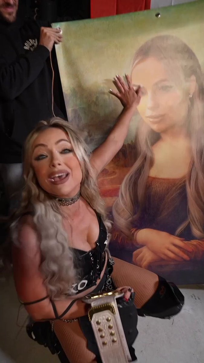 "We're gonna put this in the Louvre instead!" Musée du Louvre, want to trade? #SmackDown