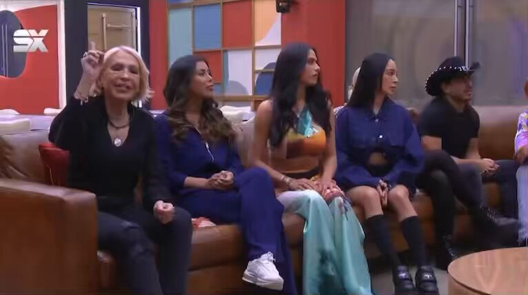 Ahora laura sacando lo de julia🍿 #LCDLFAllStars