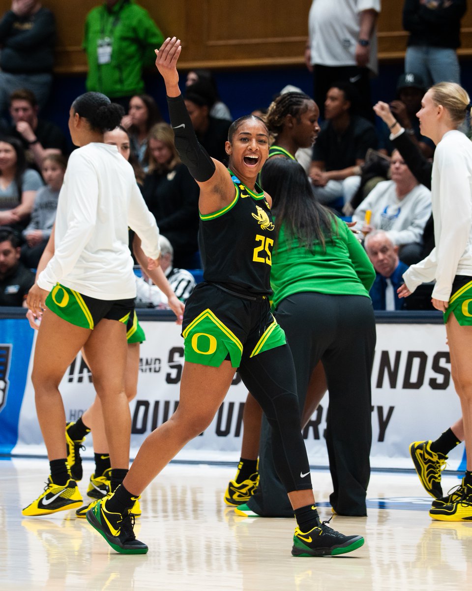 Power players. Oregon Women’s Basketball defeats Vanderbilt in the #MarchMadness first round 77-73. #GoDucks