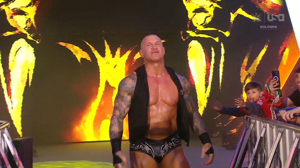 SING IT, BOLOGNA! 🗣️ Randy Orton #SmackDown