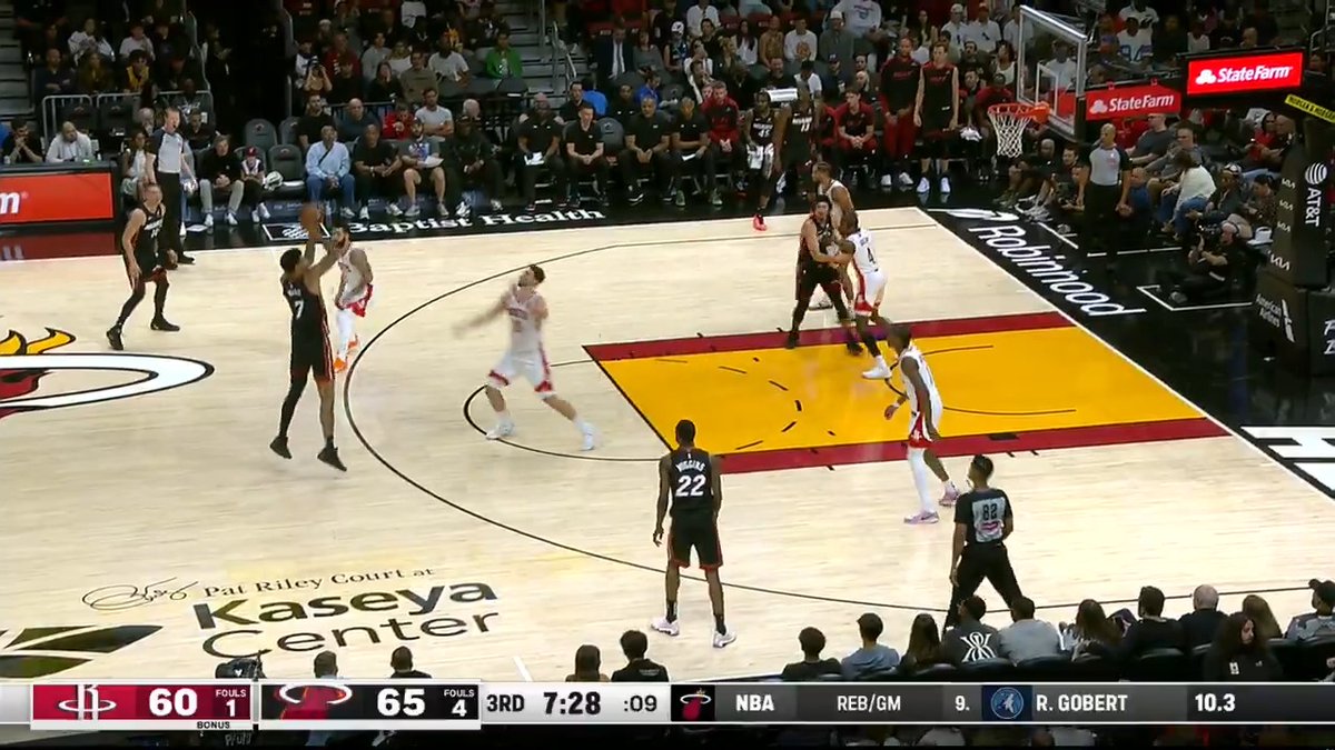 Another triple for Kel'el tonight 👌 Q3 is underway on FanDuel Sports Network 📺