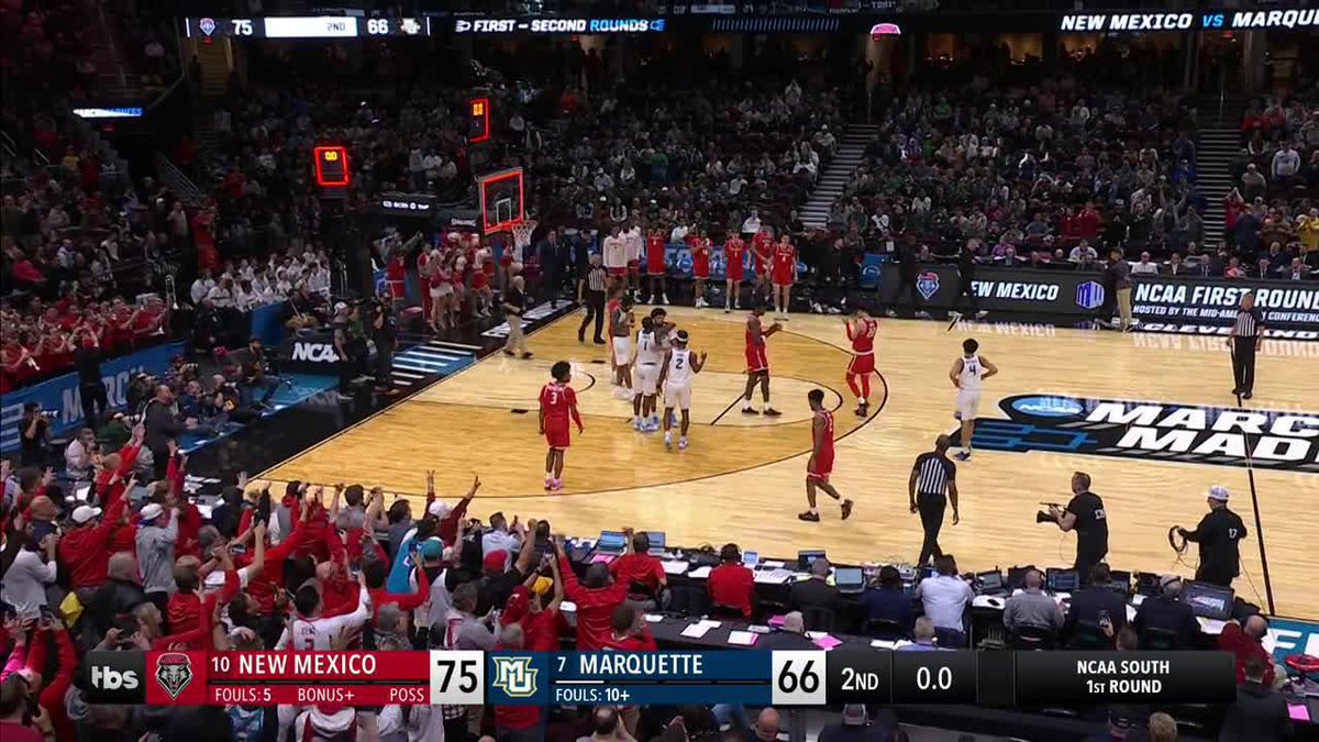 New Mexico takes out Marquette in the 1st round ‼️ Lobos are moving on.