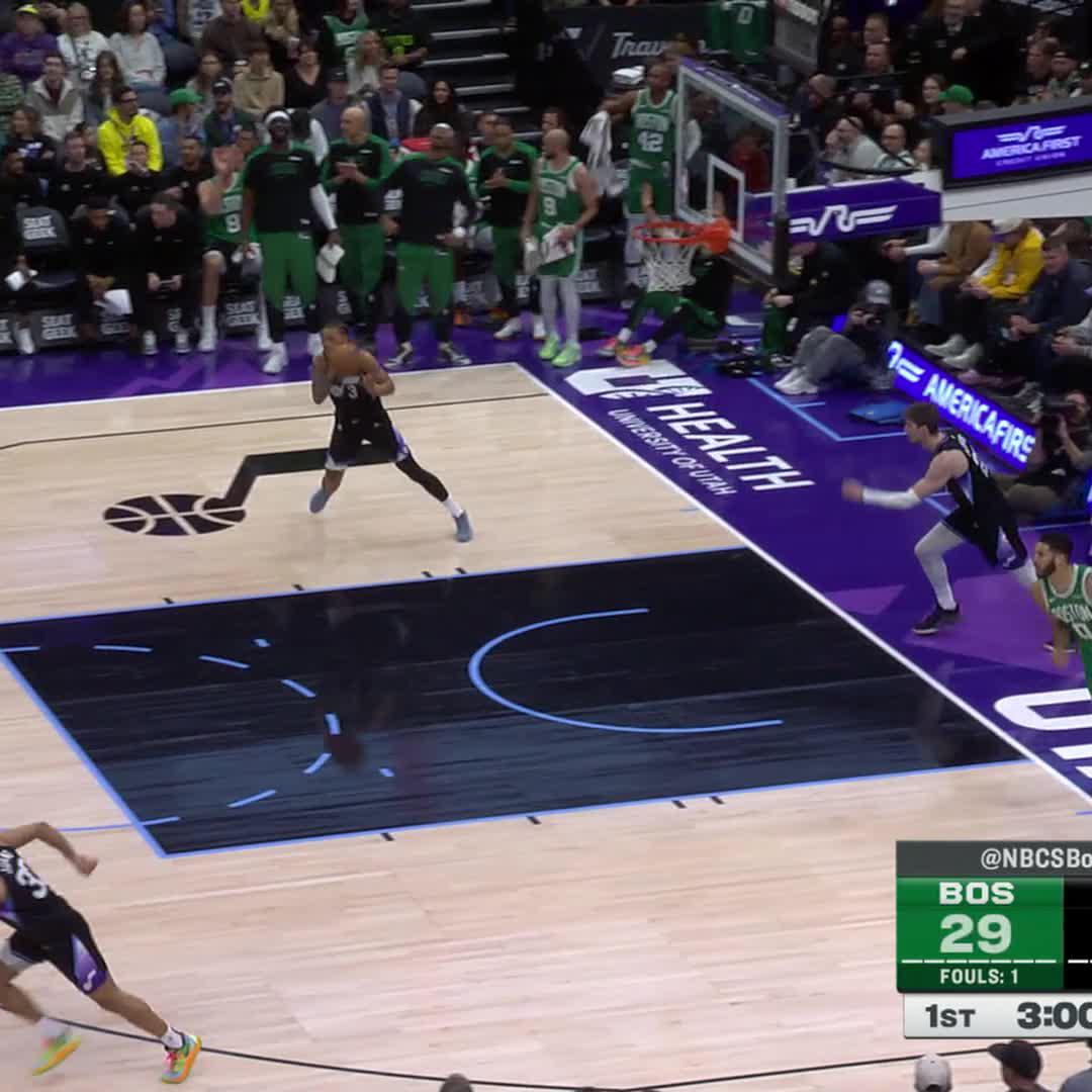 One-handed slam 💥