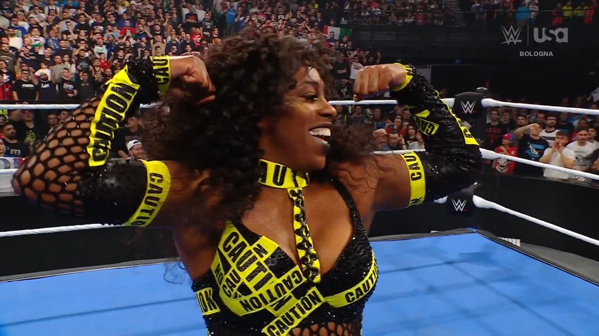 This is a side of Naomi we've never seen before... 😳 #SmackDown
