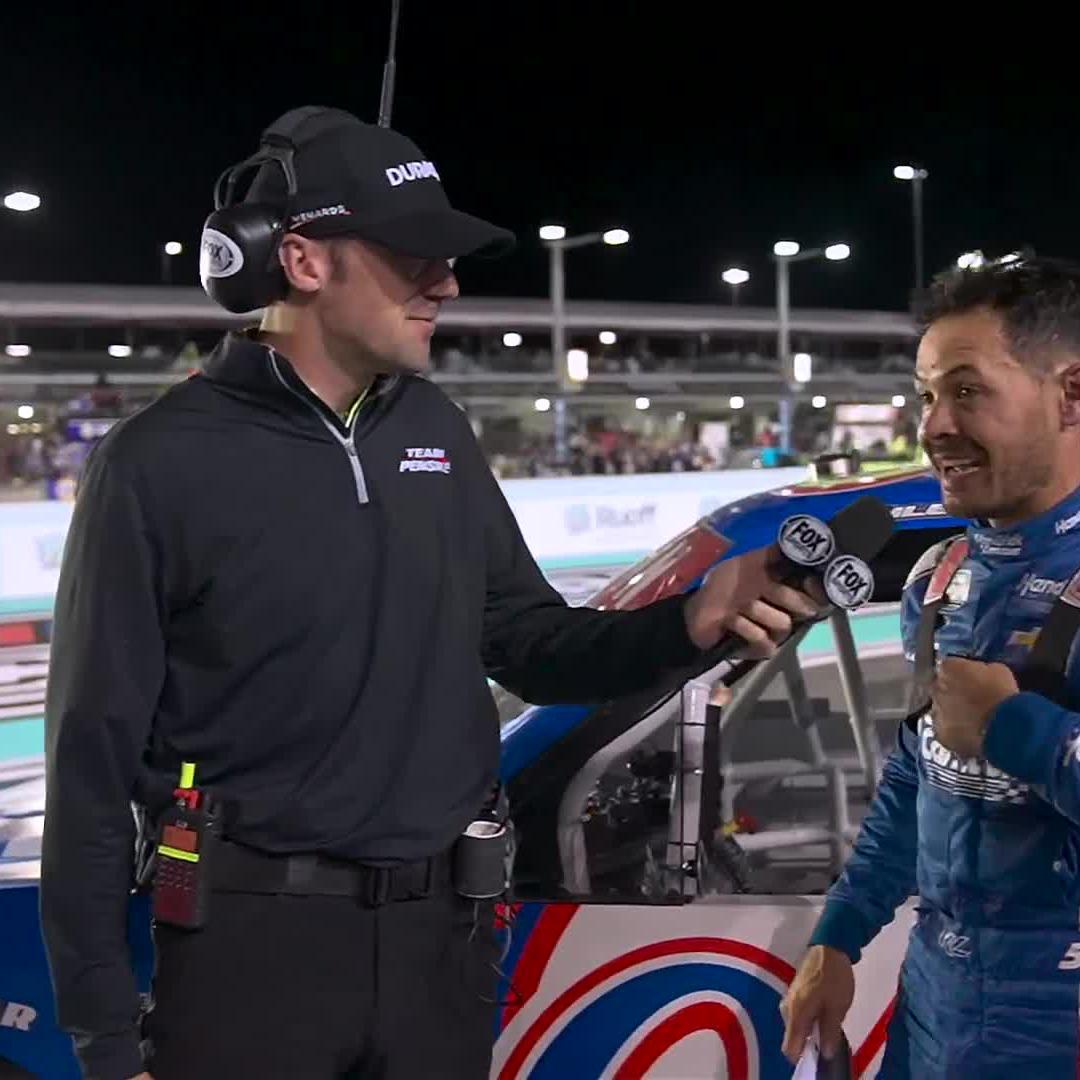 "Just got rippin' the wall." That's what Kyle Larson does. 🤷‍♀️🤷‍♂️