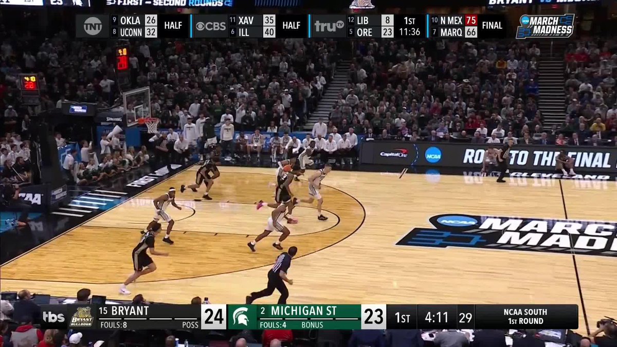 COEN CARR FINISHES THROUGH CONTACT 💪 #MarchMadness