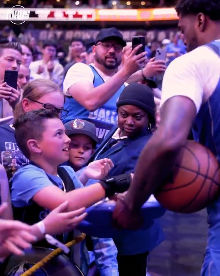 Man of the people 👟🫶 Naji Marshall // #MFFL