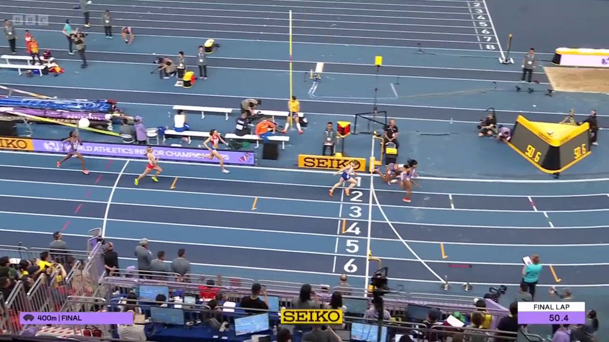 SHE'S DONE IT! 🥇 Great Britain's Amber Anning has won Women's 400m gold in dramatic style in Nanjing! #BBCAthletics #WorldIndoorChamps