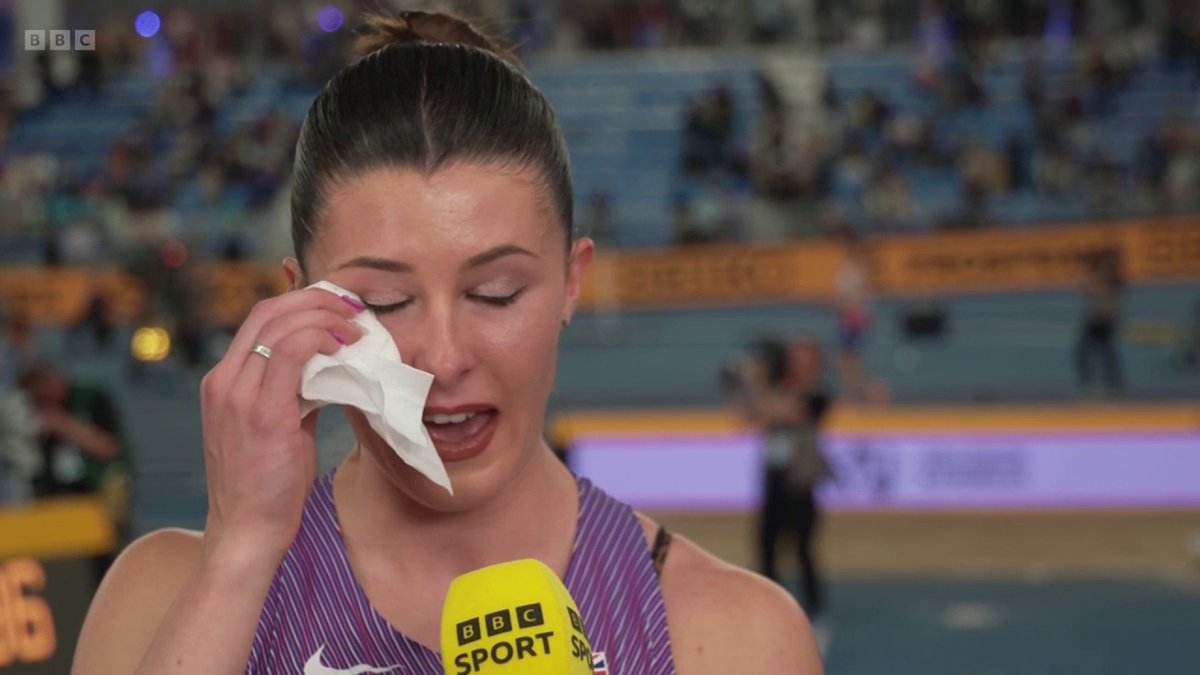 Your grandad will definitely be very proud of you Amy Hunt ♥️ #BBCAthletics #WorldIndoorChamps