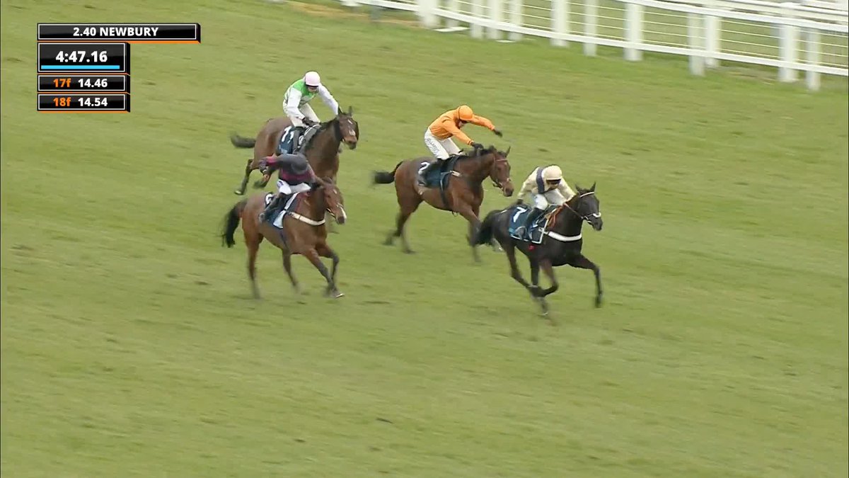 The line came in time! Bhaloo claims the BetVictor Home Of The Saturday Superboost Handicap Chase 🥇 #ITVRacing | Newbury Racecourse | Nico de Boinville | Nicky Henderson