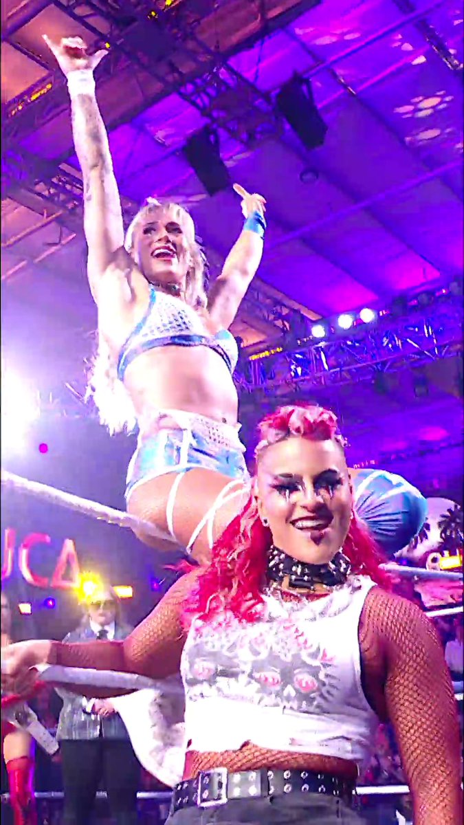 .Sol Ruca and ZARIA know how to make waves! 🌊 #WWENXT