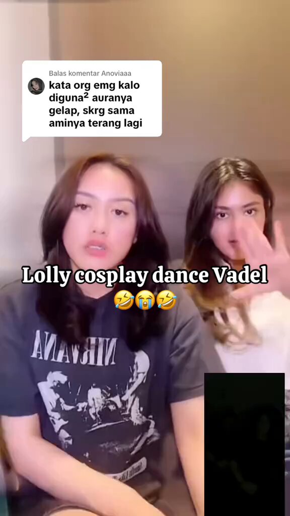 Masih inget "hi sayang, happy two month anniversary"😭😭 serius nanya kok tbtb keliatan gedeg tuh gmn? pdahal dulu syg bgt