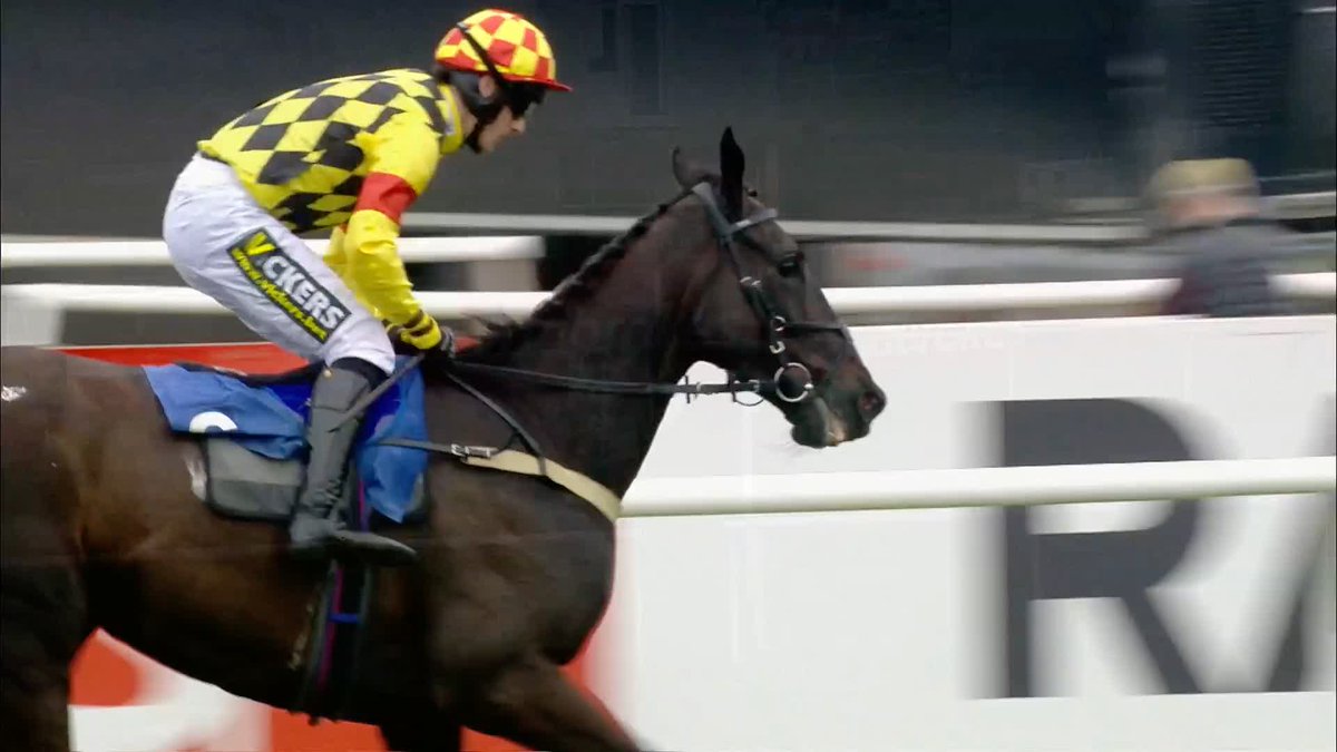 Back to back wins! ๐ฅ Flash Du Pistolet is the winner of the Ladbrokes 'Boost Your Bet Builder' Handicap Chase! #ITVRacing | Kelso Racecourse | Ross chapman | Coltherd Racing