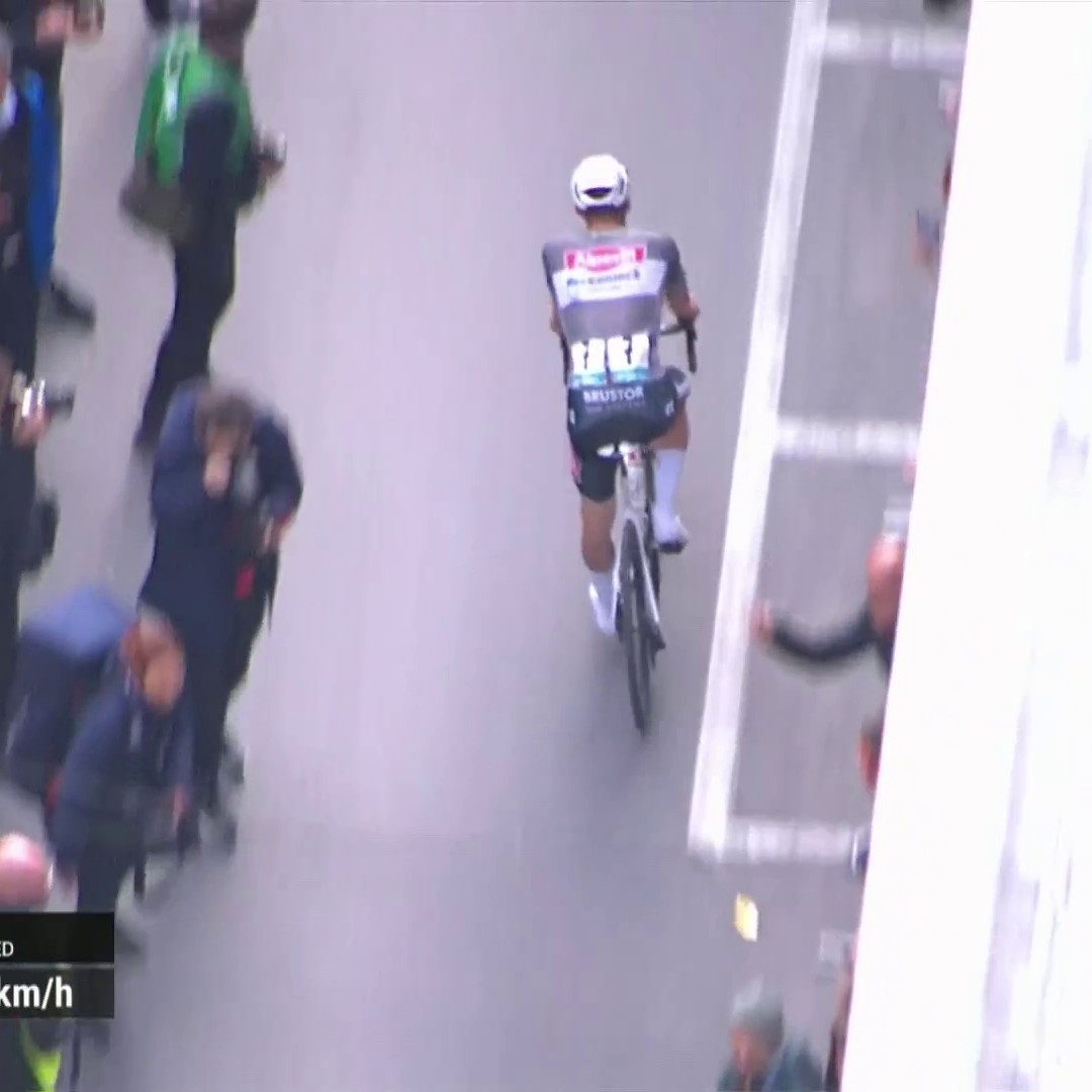 MATHIEU VAN DER POEL TAKES A MILANO-SANREMO FOR THE AGES 🏆