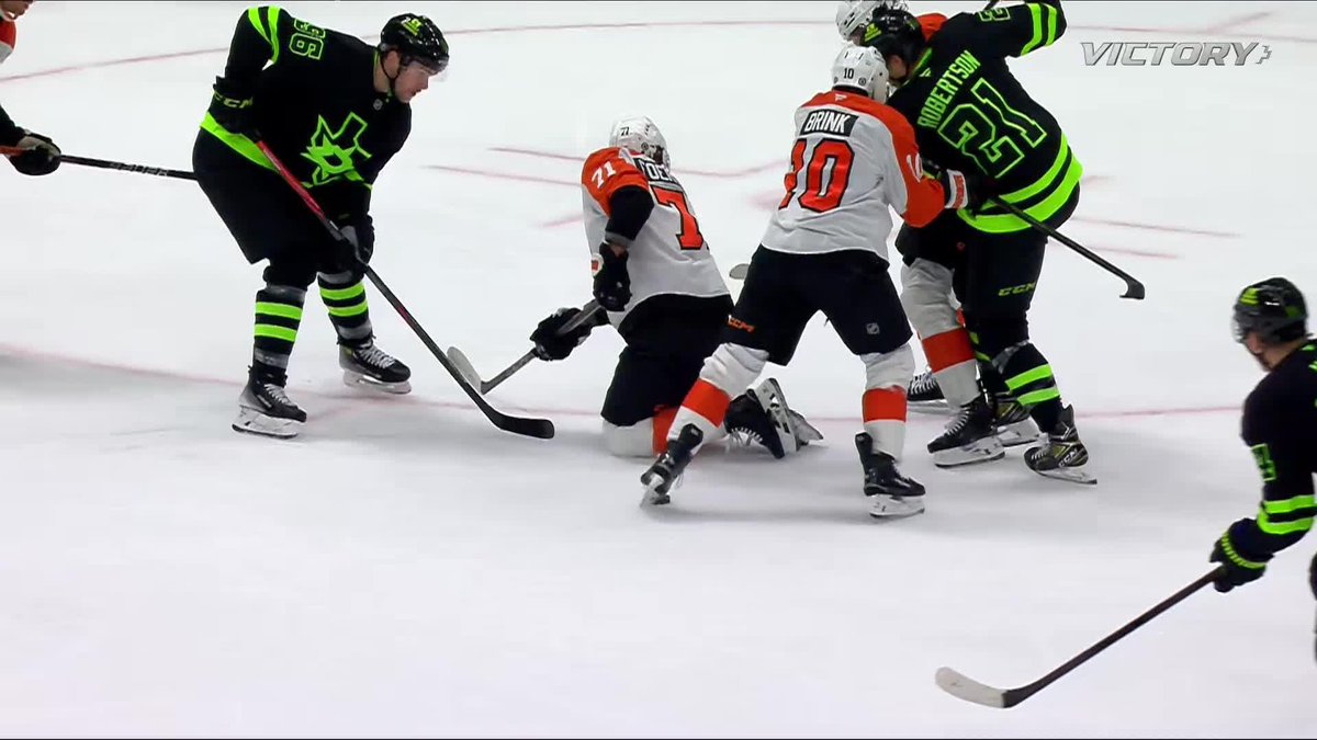 One Flyer's stick hits another Flyer in the face ... and Robo goes to the penalty box 🧐