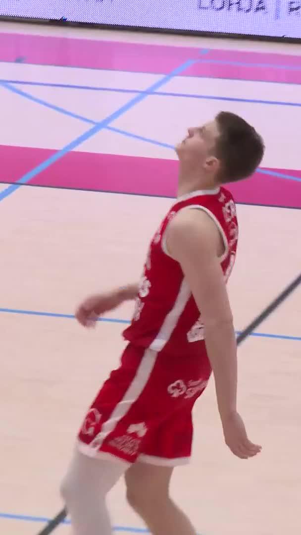 🔥🔥🔥👀 #korisliiga Samu Adler sinks the shot at the buzzer, 03/22/2025 Livenä Ruudussa nyt! 🎥 Ruutu Urheilu