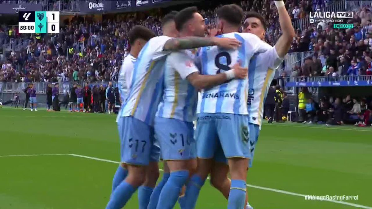 Típico pase que lo da Messi en la liga esa de coña en la que juega y lo están repitiendo en la tele toda la semana.
