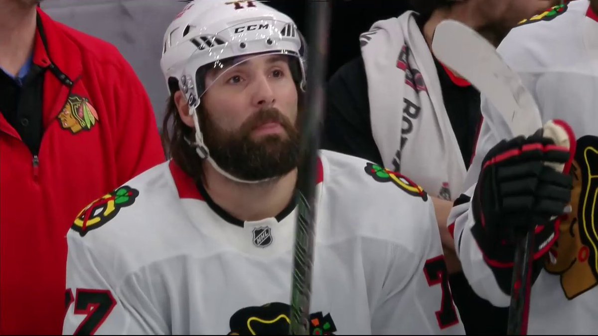 Nothing but love for former Blue Pat Maroon in his last game in his hometown of St. Louis. 💙 Pat announced earlier today that he plans to retire at the end of the season.