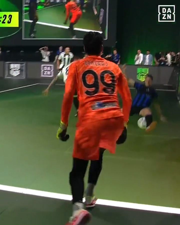 Quel sauvetage de Javier Zanetti devant Claudio Marchisio ! 🔥 51 ans et toujours en forme notre éternel capitaine 🖤💙