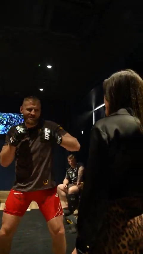 The Polish King and Queen 🇵🇱 #UFCLondon 🤴 Jan Blachowicz x Joanna Jedrzejczyk 👸