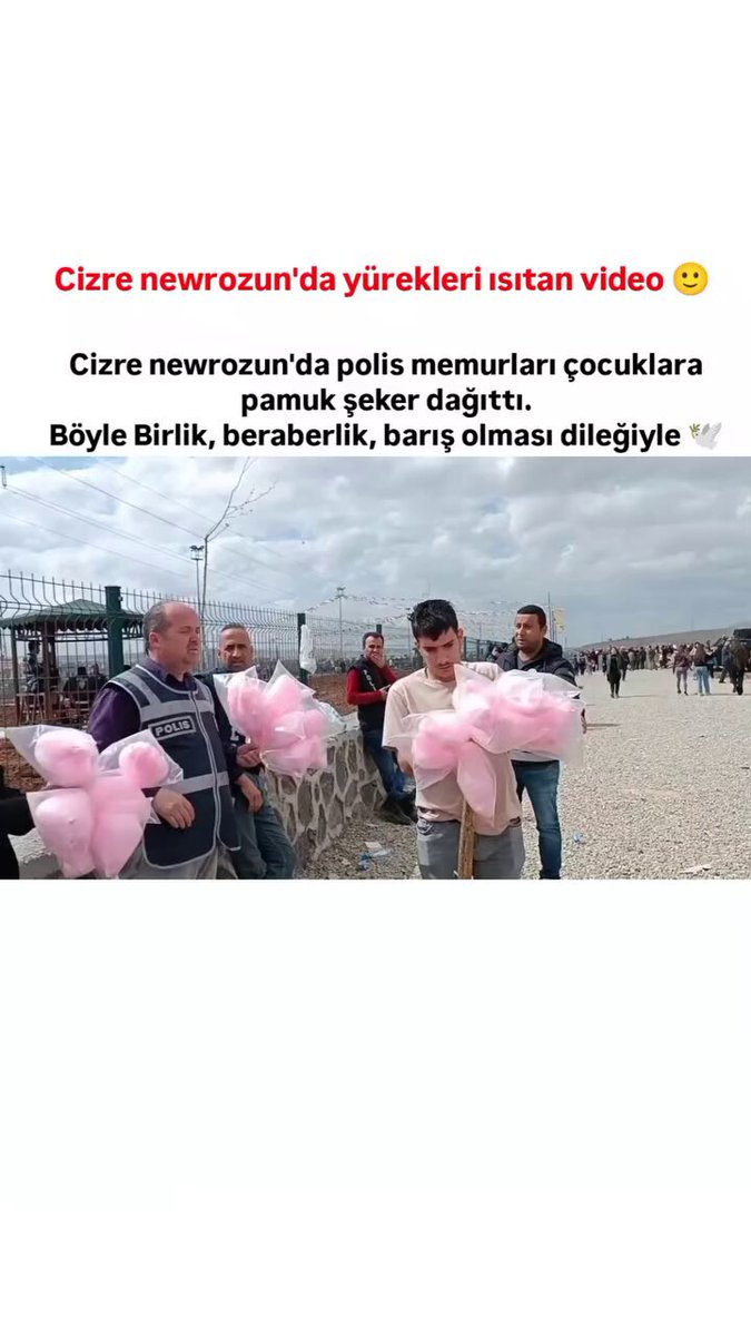 SİZDEN GELENLER... Vedat abi pamuk seker dagitan dayiyi kim neden atti sana algi yaratmak icin mi bilmiyorum ama cizre de nevruz gorevindeyken pamuk seker satan engelli gencten polis abimiz kendi parasıyla satin alarak oradaki cocuklara kendi rizasiyla bi kac tane verdi. Kimse al bunlari dagit demedi. Anlik gelisen bi durum cocuklar sevinsin diye gonlunden geldi yapti. Bunda kotu olan ne anlamadim. Burda yorunlara falan bakinca sanki biri al bunlari dahit diye gorev vermis gibi yanlis bi algi olusmus.. #polis #asker #bekçi #jandarma #sahilgüvenlik #infazkoruma