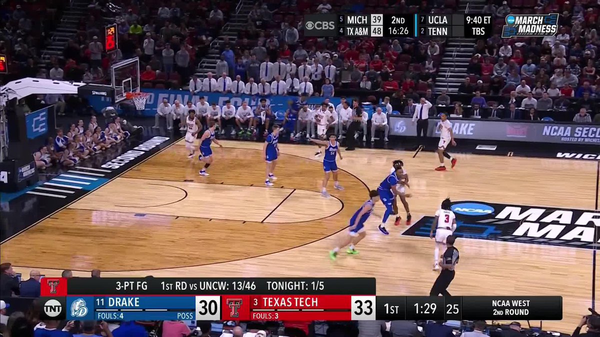 JT Toppin beats the half-time buzzer for his 1,000th career point 📈 #MarchMadness Texas Tech Basketball