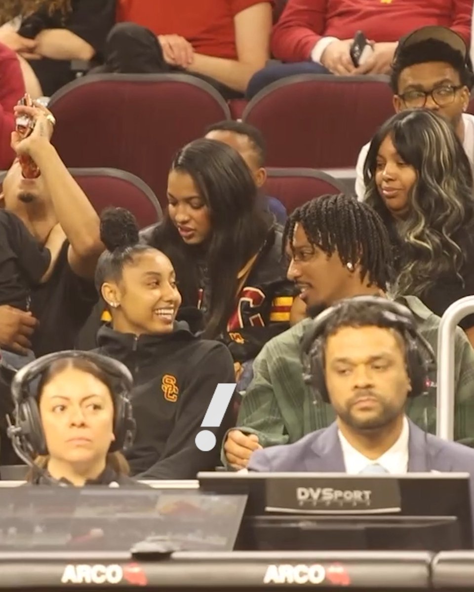 JuJu Watkins and Jayden Daniels at the NCAA Women's tourney 🙌 Daniels pulled up to watch Watkins and USC get their first round win 👏 #MarchMadness