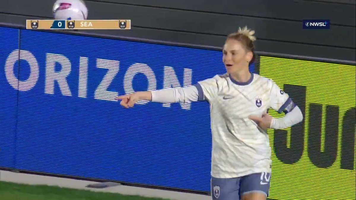 200 matches. Same finish by Jess Fishlock 👏