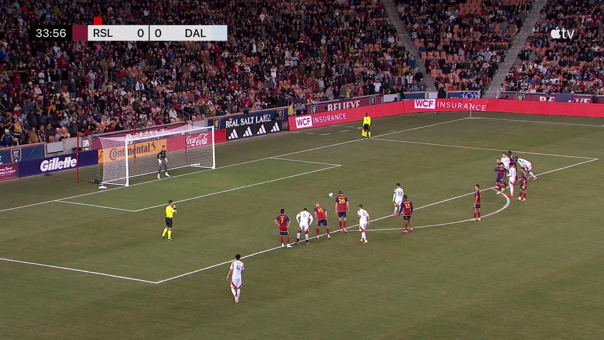 Aqui não, Lucho Acosta! Rafael Cabral pega o pênalti do FC Dallas e mantém o Real Salt Lake vivo no jogo.