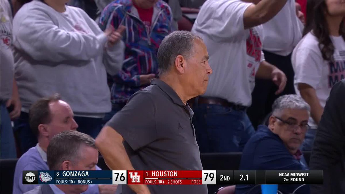 Houston (-4.5) gets the defensive stop and drains 2 free throws for the win and cover