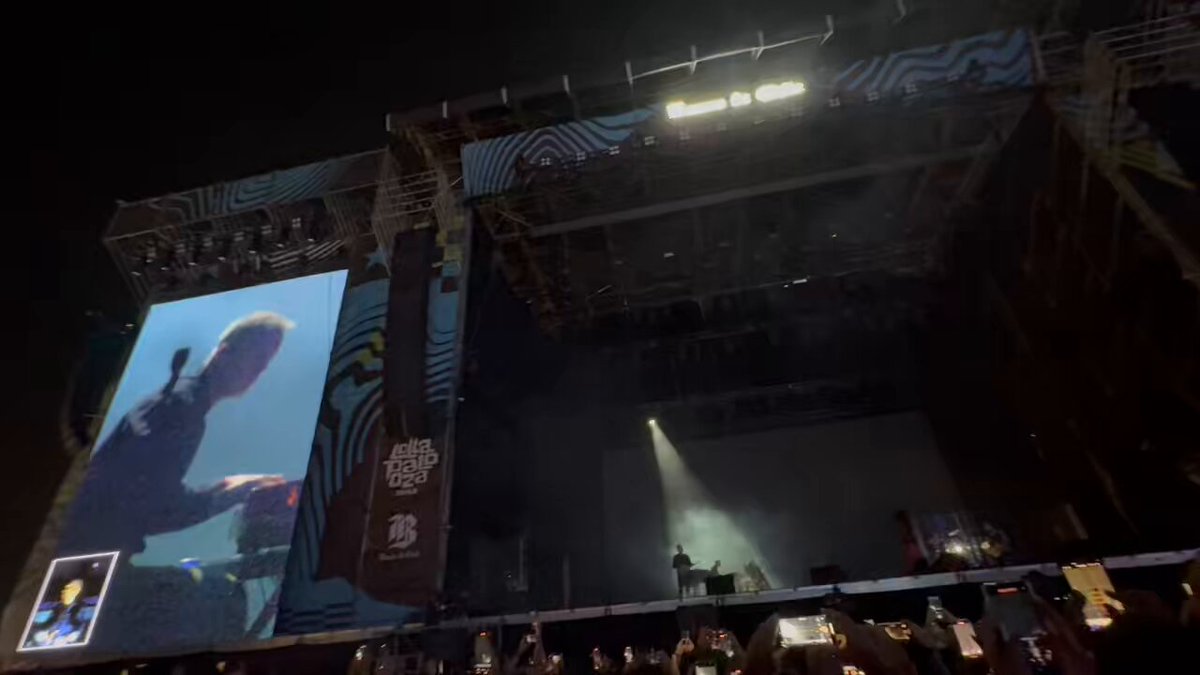 Alanis Morissette en #LollapaloozaChile Impecable e inolvidable 🤩🎸