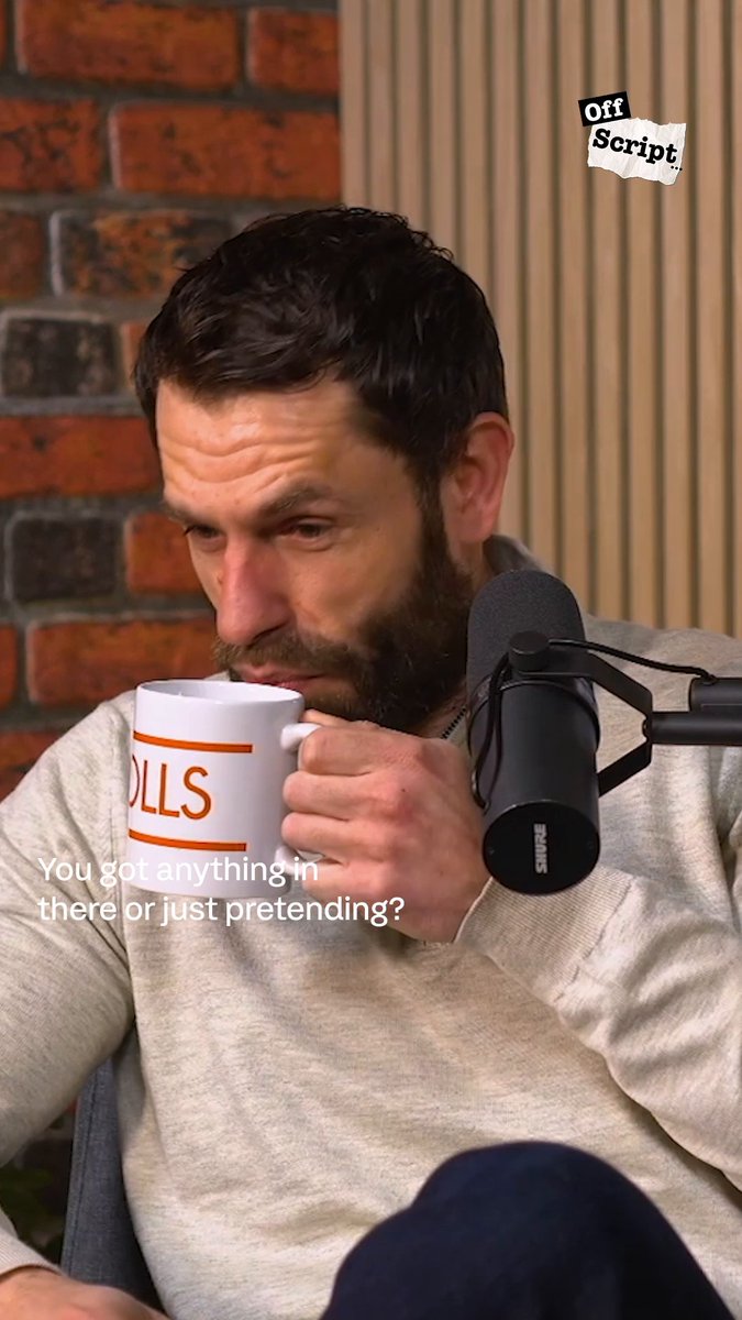 Here's some free acting lessons from Kelvin... ☕️ 😂 Watch the full episode here: #OffScriptPod #Corrie #Emmerdale Kelvin Fletcher ITV Global Player