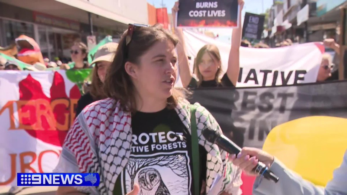 Protesters have kicked off a week of demonstrations in Melbourne, mainly targeting the Avalon Airshow. #9News