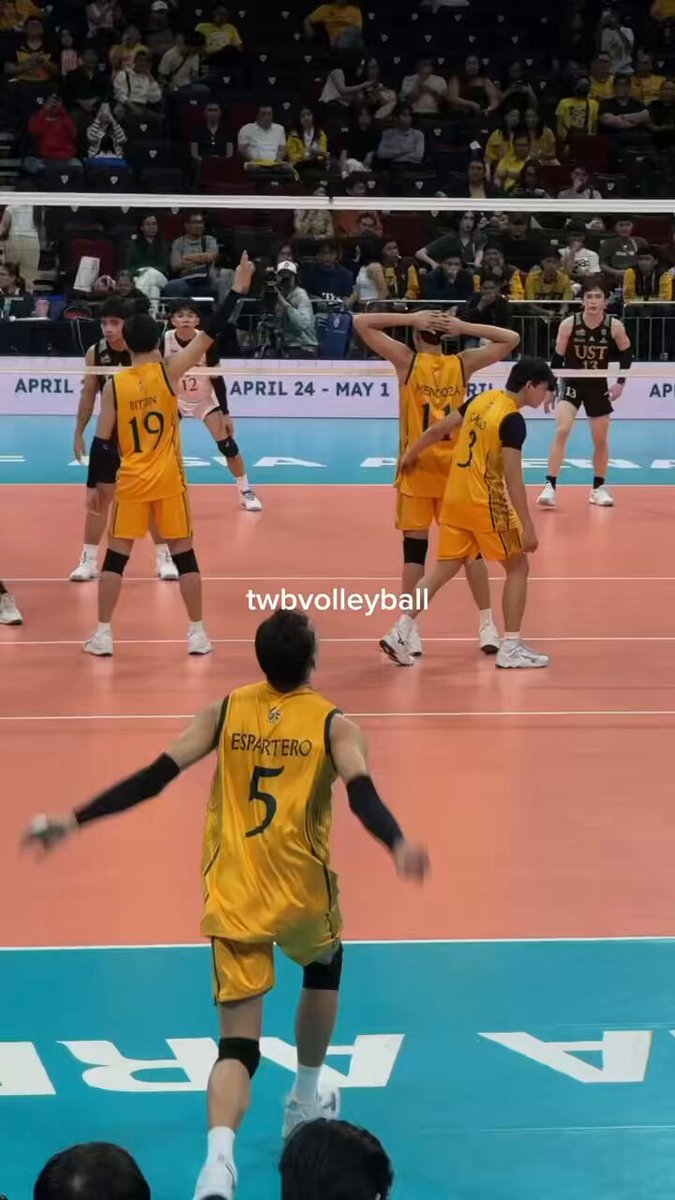 Crucial point and dig by Amet and Mikko, respectively.