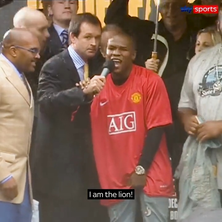 When Floyd Mayweather turned up in a Man United shirt to wind up Ricky Hatton 🎣