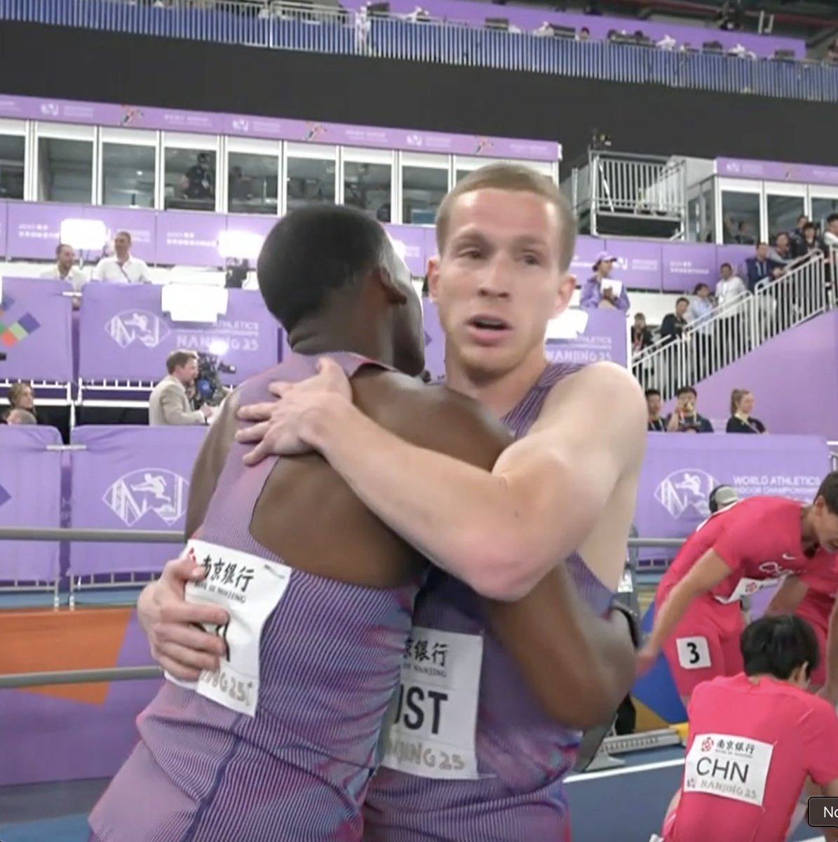 Team USA beating Jamaica to win the men's 4x400m world title #WorldIndoorChamps 🇺🇸🥇 46.84 - Elija Godwin 45.94 - Brian Faust 45.51 - Jacory Patterson 44.84 - Chris Bailey