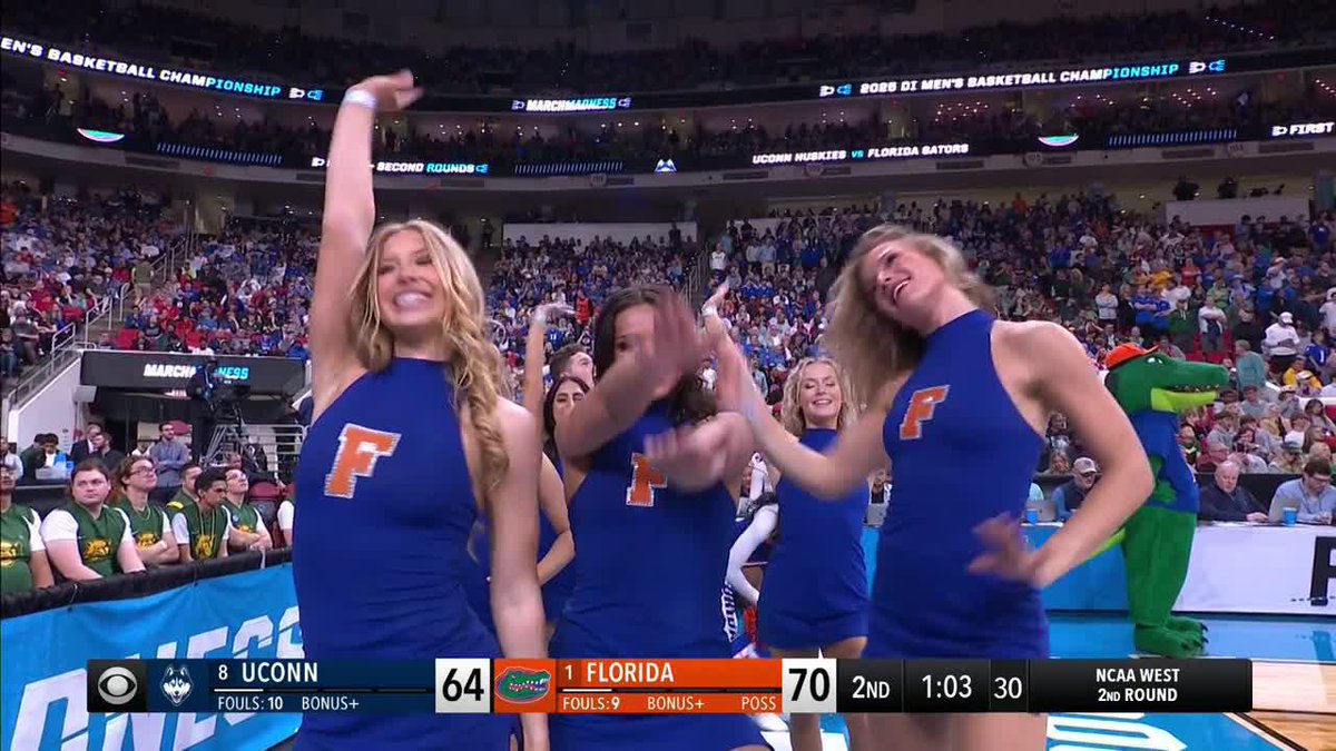 Walter Clayton Jr. WHAT. A. SHOT. 😳 Gators take a 6-point lead