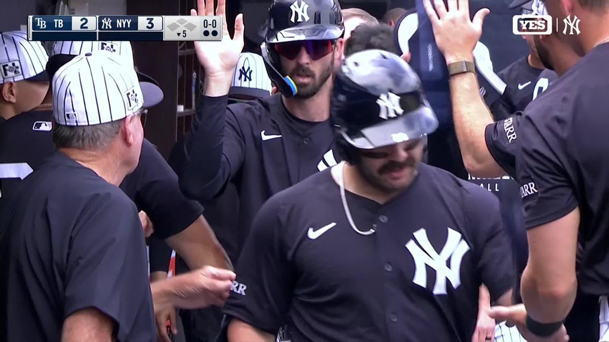 AUSTIN WELLS WITH A 2-RUN BLAST! 🚀 #YANKSonYES