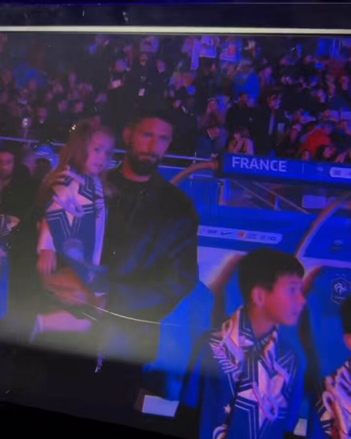 Les premières images de l’hommage d’Olivier Giroud au stade de France…🥹