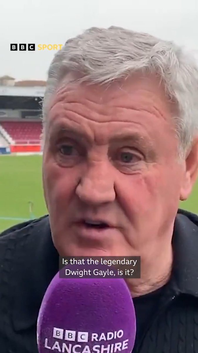 "I'll let other people make their mind up, who are a bit more established than Dwight ever was" 😬 Steve Bruce has fired back after Dwight Gayle criticised his coaching methods at Newcastle 👀 BBC Sport Lancashire #NUFC